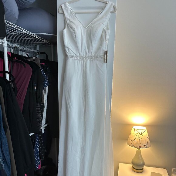 Ivory Jumpsuit/Pansuit V-neck Sleeveless (from Missacc.com) - Picture 6 of 8